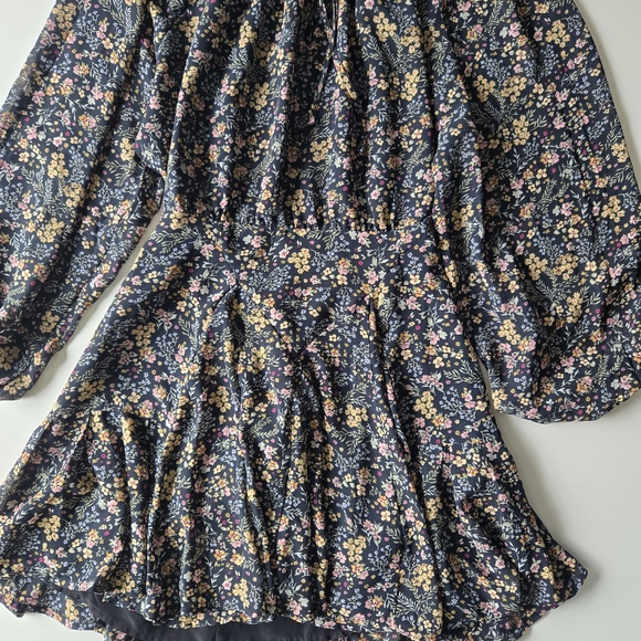 Forever 21 Ditsy Floral Back Cutout Peasant Sleeve Mini Dress - Picture 7 of 13